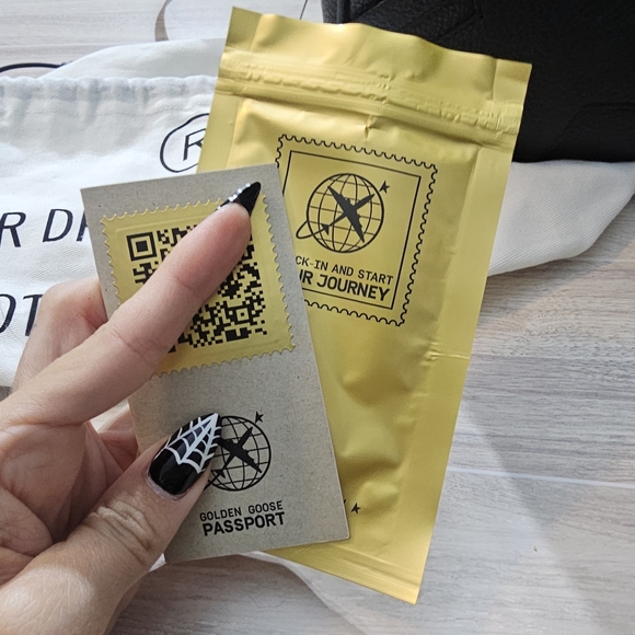 Golden Goose leather logo bag w/passport and dust bag *read* - Picture 2 of 5